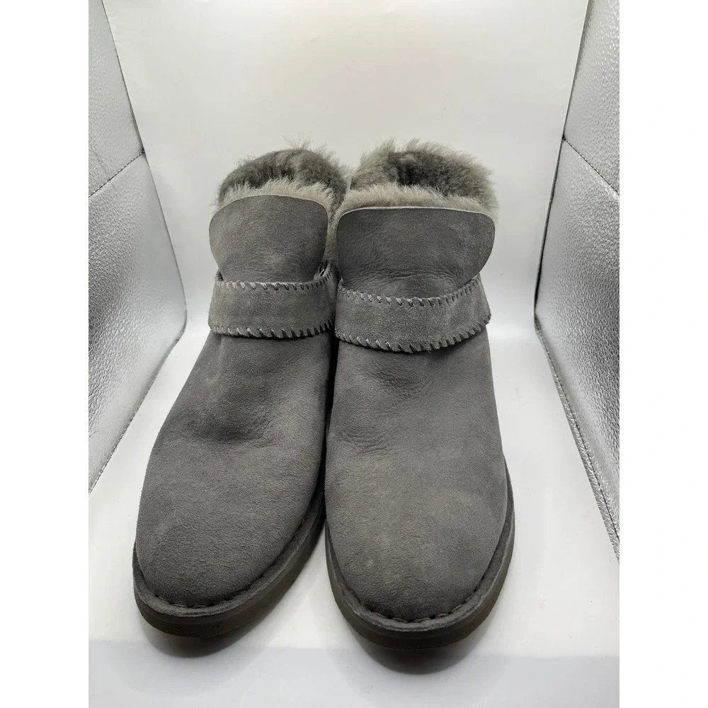 UGG Australia Women's Gray Suede Sheepskin Lined Ankle Boots Size 9